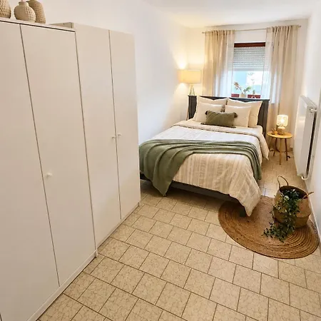 Modernes Wohlfuehl-apartment Bis 4 Personen, Kueche, Glasfaser-wlan, Walk-in-dusche, Schwarzwald Und Schweiz
