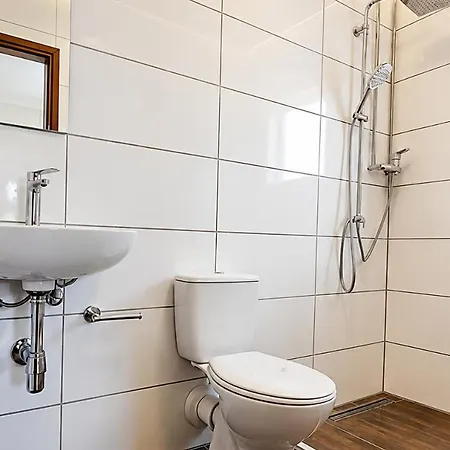 Daire Modernes Wohlfuehl-apartment Bis 4 Personen, Kueche, Glasfaser-wlan, Walk-in-dusche, Schwarzwald Und Schweiz *