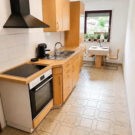 Modernes Wohlfuehl-apartment Bis 4 Personen, Kueche, Glasfaser-wlan, Walk-in-dusche, Schwarzwald Und Schweiz *